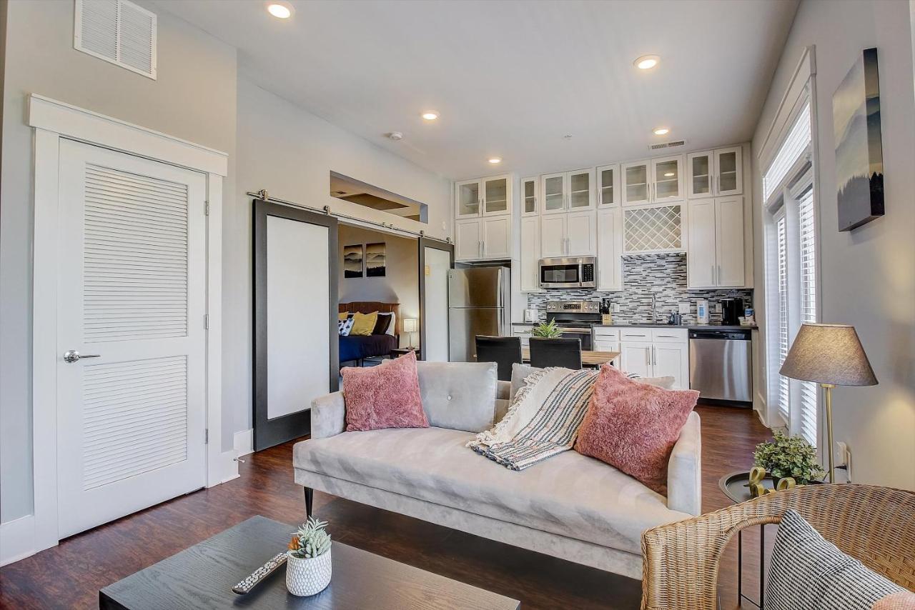 Frontdesk Village At Commonwealth Apts Plaza Midwood Charlotte Exterior foto