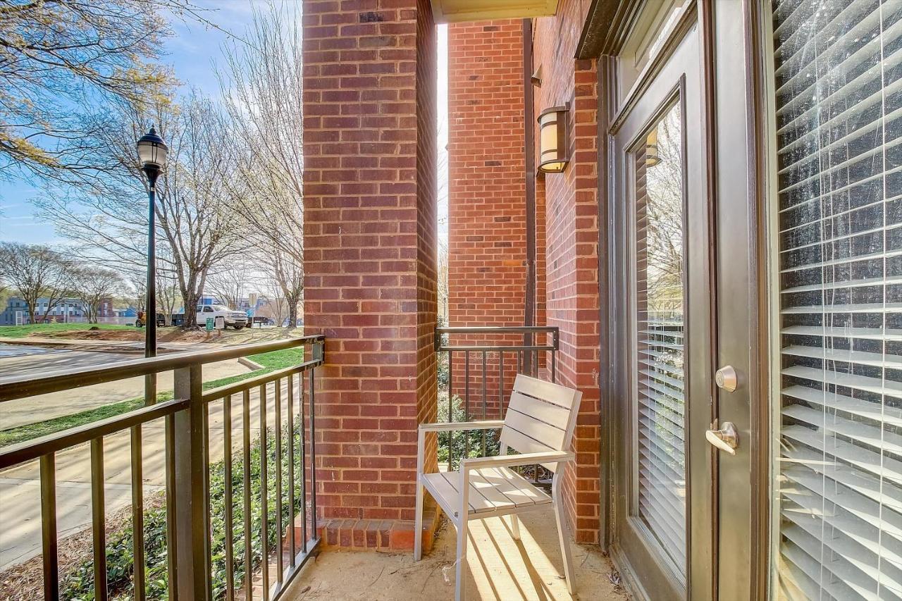 Frontdesk Village At Commonwealth Apts Plaza Midwood Charlotte Zimmer foto